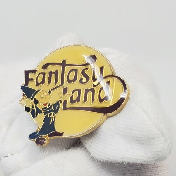 Disney Parks Fantasyland Mickey VTG Walt Disney Productions Enamel Pin - Picture 7 of 12